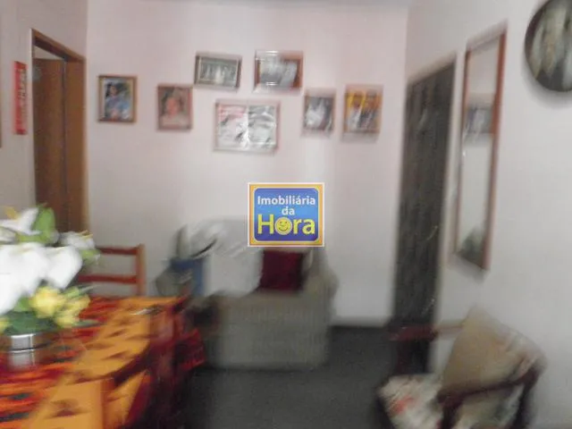Imagem 2: Apartamento com 2 Dormitorio(s) localizado(a) no bairro Rubem Berta em PORTO ALEGRE