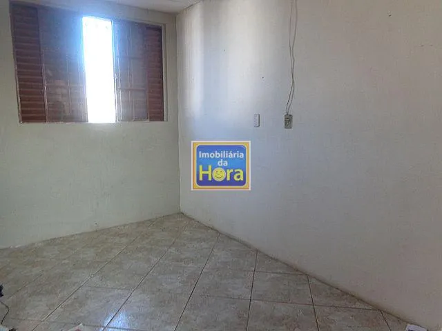 Imagem 3: Apartamento com 2 Dormitorio(s) localizado(a) no bairro Rubem Berta em PORTO ALEGRE