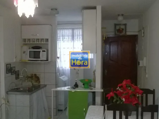 Imagem 2: Apartamento com 2 Dormitorio(s) localizado(a) no bairro Rubem Berta em PORTO ALEGRE