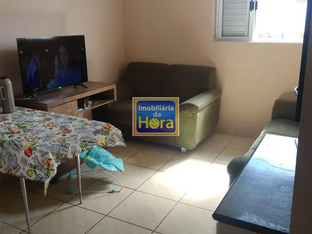 Imagem 2: Apartamento com 2 Dormitorio(s) localizado(a) no bairro Rubem Berta em PORTO ALEGRE
