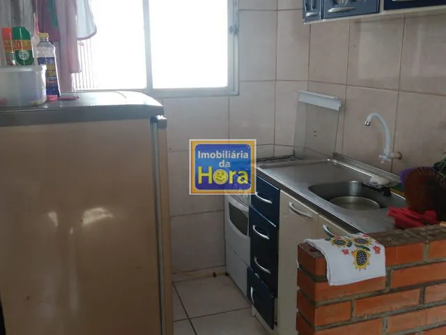Imagem 3: Apartamento com 2 Dormitorio(s) localizado(a) no bairro Rubem Berta em PORTO ALEGRE
