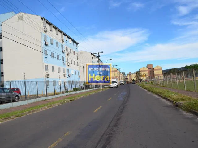 Imagem 2: Apartamento com 2 Dormitorio(s) localizado(a) no bairro Rubem Berta em PORTO ALEGRE