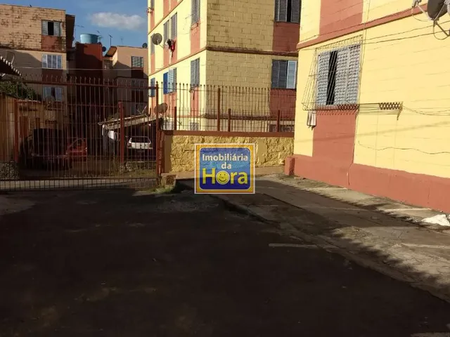 Imagem 2: Apartamento com 2 Dormitorio(s) localizado(a) no bairro Rubem Berta em PORTO ALEGRE