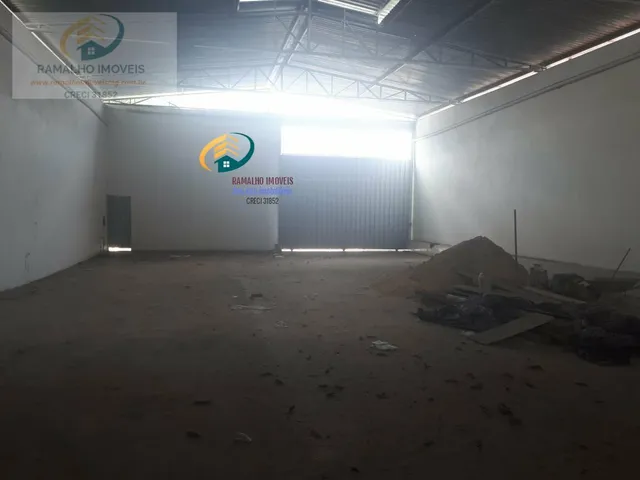 Imagem 2: Lote com Galpão em área comercial