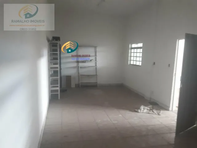Imagem 4: Lote com Galpão em área comercial
