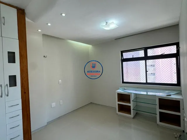 Imagem 4: Apartamento à Venda em Capim Macio - Natal/RN, com 5 Suítes, Amplas Salas e 217 m²