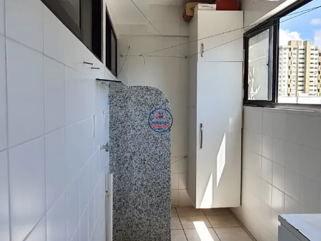 Imagem 11: Apartamento com 3 quartos no Tirol, sendo dois suítes