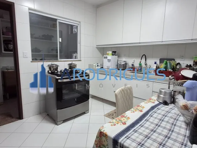 Imagem 3: LAURO DE FREITAS: Casa em Pitangueiras com 4 quartos, 4 suítes, 1 sala, 5 banheiros, 2