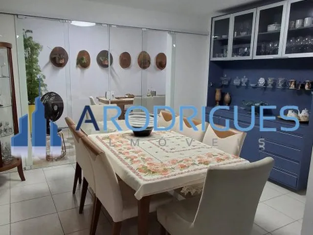 Imagem 7: LAURO DE FREITAS: Casa em Pitangueiras com 4 quartos, 4 suítes, 1 sala, 5 banheiros, 2