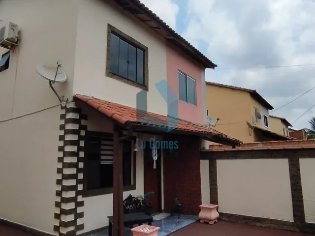 Imagem: A casa possui 2 Dormitórios, 3 Banheiros, 2 Vagas na