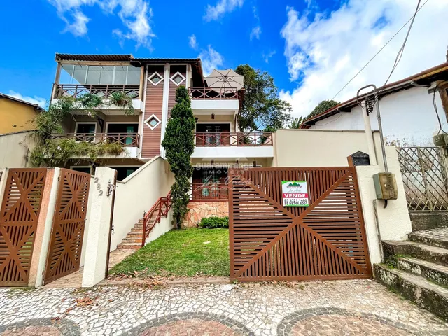 Imagem: Casa Triplex de 230M² a Venda no Centro