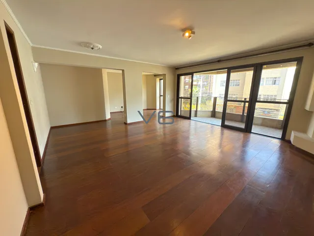 Imagem 9: Apartamento Padrão com 186m² privativos, 3 Quartos, 1 Suíte, 2 Vagas de garagem, no