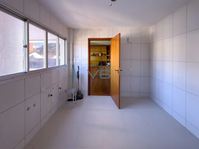 Imagem 10: Apartamento Padrão com 186m² privativos, 3 Quartos, 1 Suíte, 2 Vagas de garagem, no