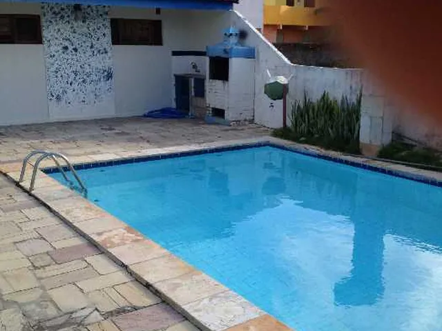 Imagem: A casa possui 4 Dormitórios, 1 Suíte, 3 Banheiros, 3