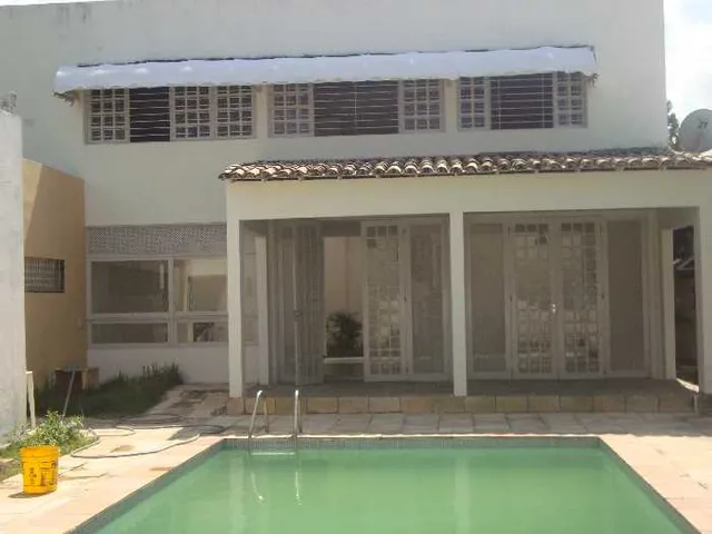 Imagem: A casa possui 3 Dormitórios, 1 Suíte, 5 Banheiros, 40