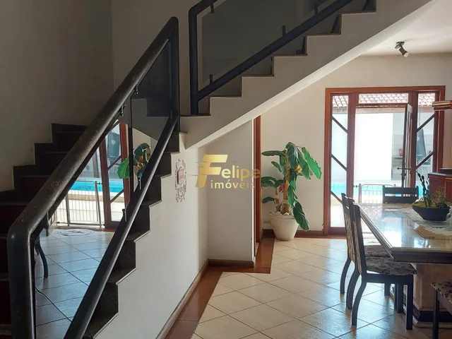 Imagem 8: BELÍSSIMA CASA DUPLEX COM 04 QUARTOS, SENDO 03 SUÍTES, COM UMA EXCELENTE ÁREA DE