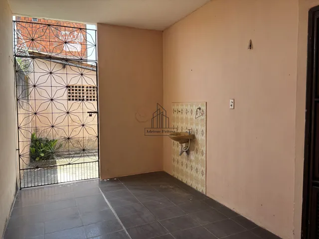 Imagem 5: Casa á venda próximo à Padaria Costa Mendes