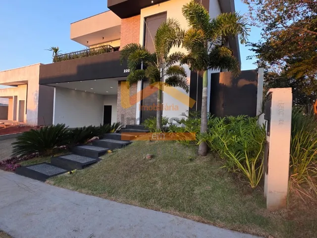 Imagem: Casa de Luxo em Condomínio À Venda em