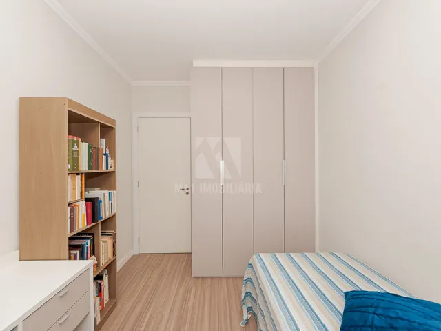 Imagem 3: Sobrado no Santa Cândida em condomínio, 3 Quartos 1 Suíte, Lavabo, 2 vagas e