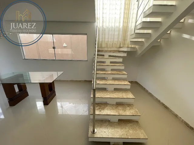 Imagem 9: VENDO CASA EM BURAQUINHO DE 320M² DE ÁREA CONSTRUÍDA E 402M² DE TERRENO. IMÓVEL COM