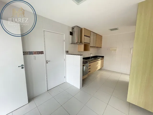 Imagem 13: VENDO CASA EM BURAQUINHO DE 320M² DE ÁREA CONSTRUÍDA E 402M² DE TERRENO. IMÓVEL COM