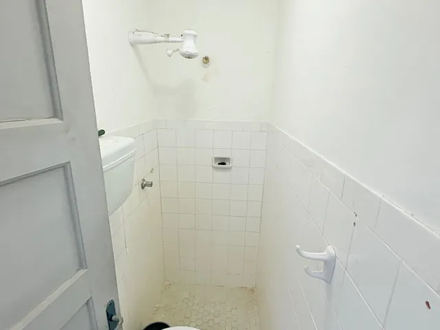 Imagem 3: Apartamento de 2 Quartos na Pituba: 2 Banheiros, 1 Vaga de Garagem, 200M² de Área