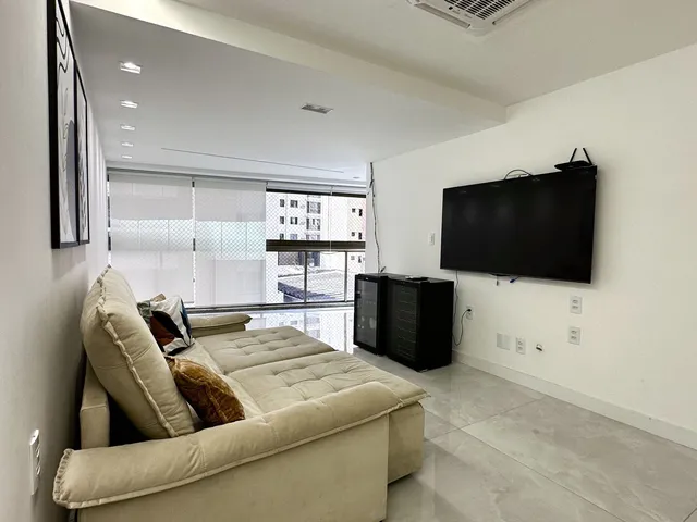 Imagem 10: Apartamento amplo na PRAIA DE ITAPOÃ — 4 quartos e 2 suítes no BEVERLY HILLS, quadra