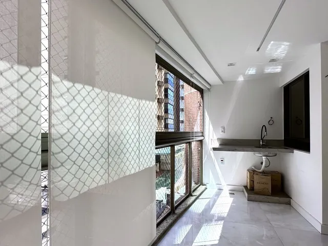 Imagem 8: Apartamento amplo na PRAIA DE ITAPOÃ — 4 quartos e 2 suítes no BEVERLY HILLS, quadra