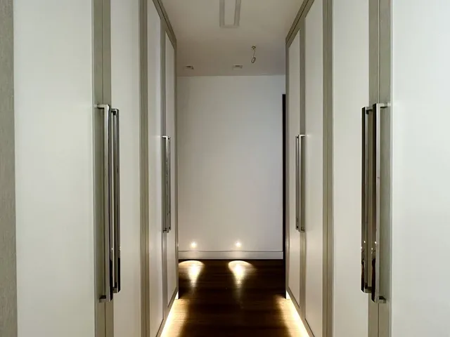 Imagem 6: Apartamento amplo na PRAIA DE ITAPOÃ — 4 quartos e 2 suítes no BEVERLY HILLS, quadra