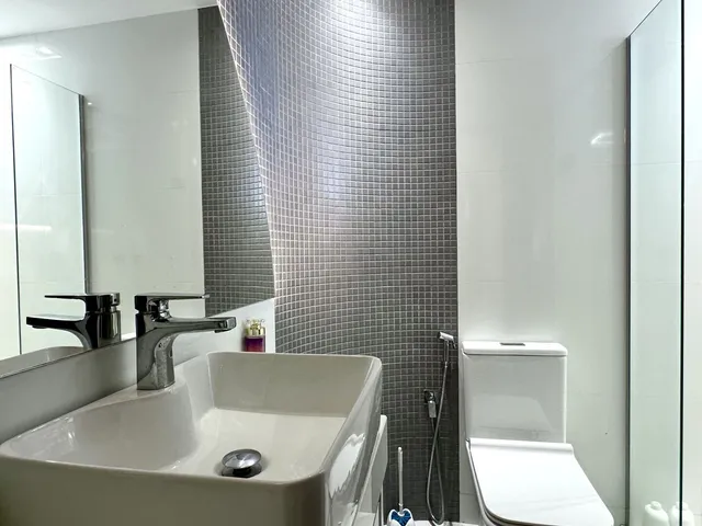 Imagem 7: Apartamento amplo na PRAIA DE ITAPOÃ — 4 quartos e 2 suítes no BEVERLY HILLS, quadra
