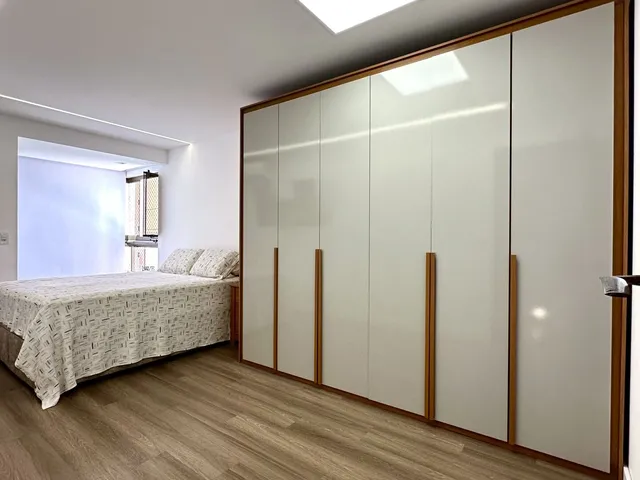 Imagem 11: Apartamento amplo na PRAIA DE ITAPOÃ — 4 quartos e 2 suítes no BEVERLY HILLS, quadra