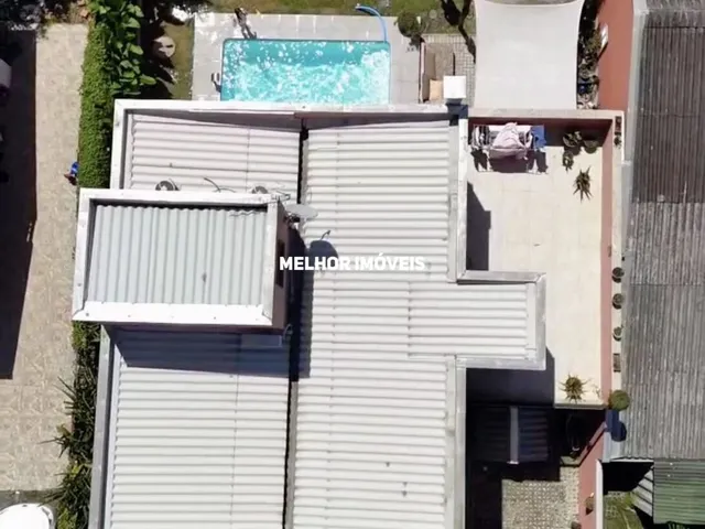 Imagem 7: Casa Duplex á venda com 4 dormitórios localizada na praia Mariscal em Bombinhas