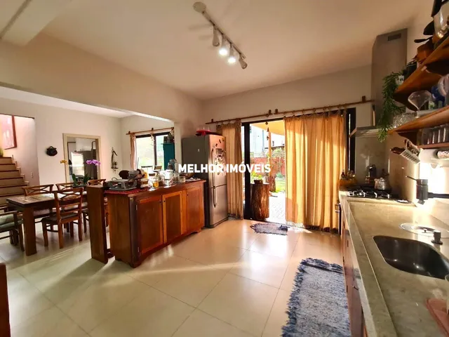 Imagem 16: Casa Duplex á venda com 4 dormitórios localizada na praia Mariscal em Bombinhas