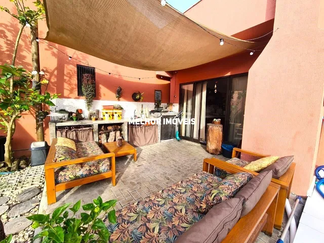 Imagem 4: Casa Duplex á venda com 4 dormitórios localizada na praia Mariscal em Bombinhas
