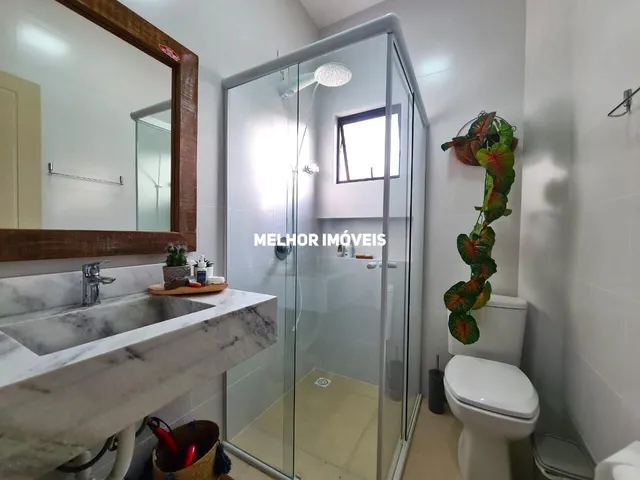 Imagem 9: Casa Duplex á venda com 4 dormitórios localizada na praia Mariscal em Bombinhas