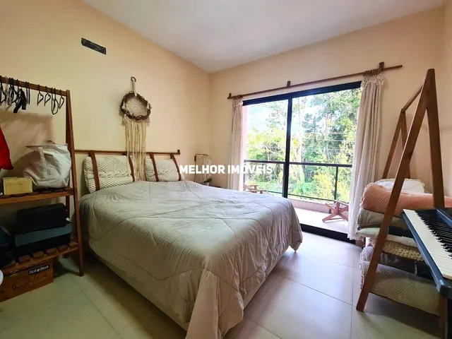 Imagem 12: Casa Duplex á venda com 4 dormitórios localizada na praia Mariscal em Bombinhas