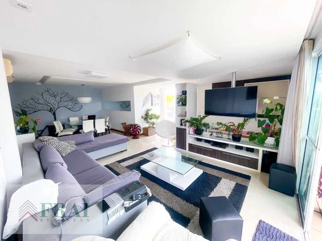 Imagem: A casa possui 4 Dormitórios, 2 Suítes, 1 Banheiro, 2