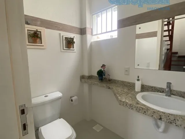 Imagem 8: Aluguel por Temporada: Sobrado Espaçoso no Centro de Garopaba-SC, 3 Quartos, 1 Suíte, 2