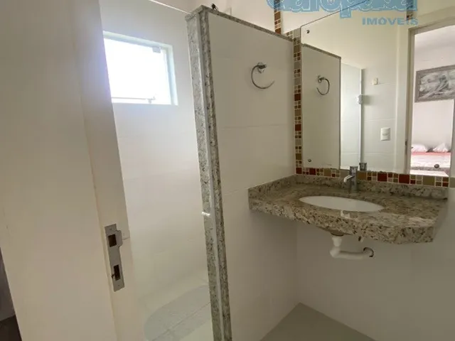 Imagem 9: Aluguel por Temporada: Sobrado Espaçoso no Centro de Garopaba-SC, 3 Quartos, 1 Suíte, 2