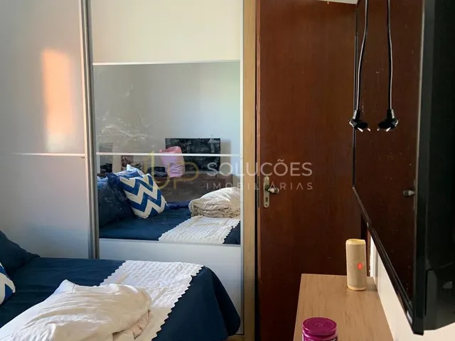 Imagem 2: Casa em Condomínio, Cozinha Planejada, Varanda, Portão Eletrônico, Casa de Apoio