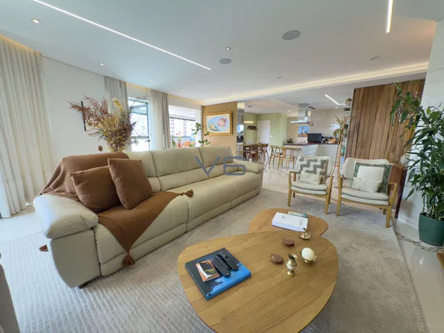 Imagem 2: Apartamento com 4 Quartos - 2 Suítes - 2 Vagas de garagem - 222,26m² privativos - no