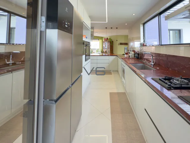 Imagem 7: Apartamento com 4 Quartos - 2 Suítes - 2 Vagas de garagem - 222,26m² privativos - no