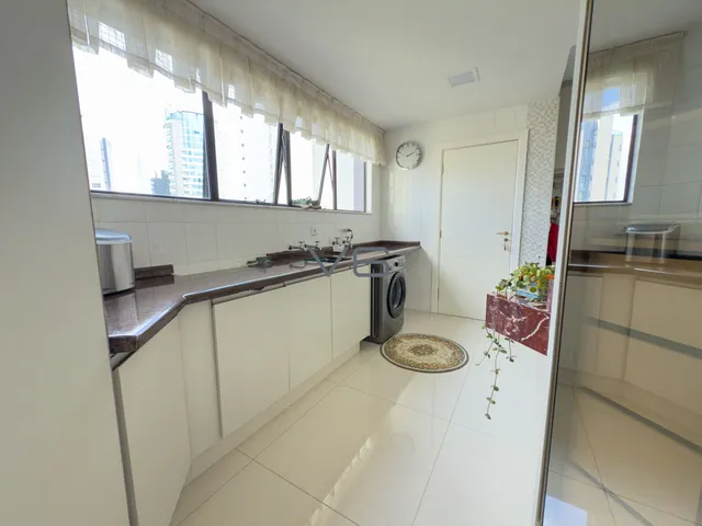 Imagem 14: Apartamento com 4 Quartos - 2 Suítes - 2 Vagas de garagem - 222,26m² privativos - no