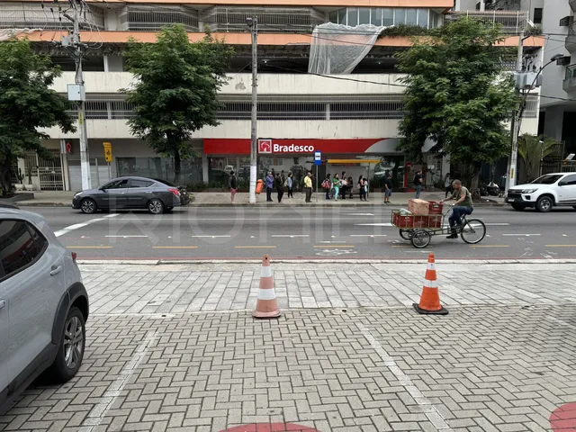 Imagem: Loja Comercial de 402m² à venda no Ingá