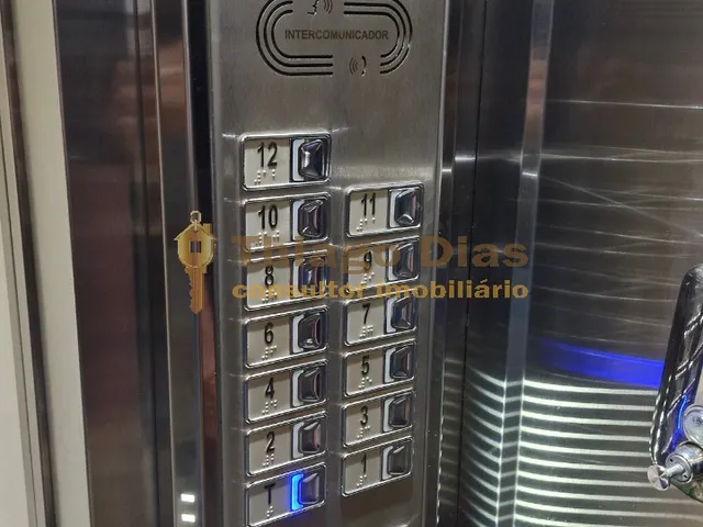Imagem 13: Apartamento à venda com 3 dormitórios com sacada (sendo 1 suíte), 2 banheiros