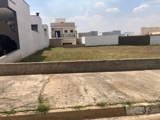 Imagem: O terreno está localizado em Jardim Residencial Villagio