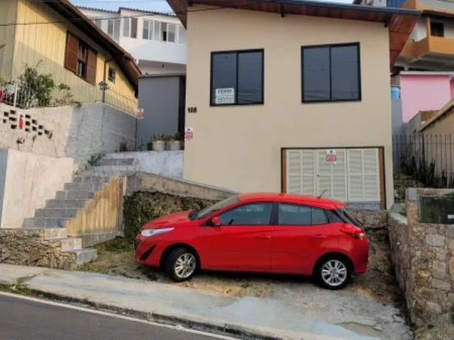 Imagem: VENDO CASA EM ÓTIMA LOCALIZAÇÃO