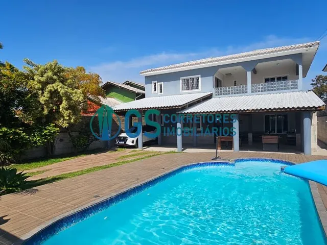 Imagem 1: CASA COM PISCINA Á 200M DA PRAIA DA PINHERA?