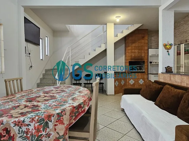 Imagem 2: CASA COM PISCINA Á 200M DA PRAIA DA PINHERA?
