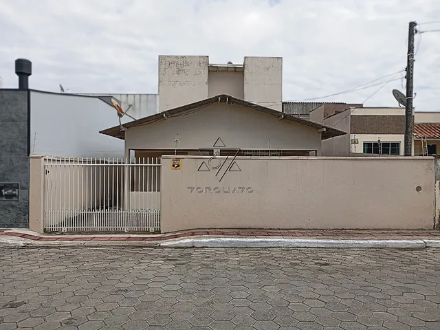 Imagem: Casa À Venda no Bairro Espinheiros - Itajaí/Sc